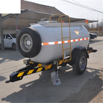 維護(hù)和保養(yǎng)水罐拖車時應(yīng)注意哪些方面？